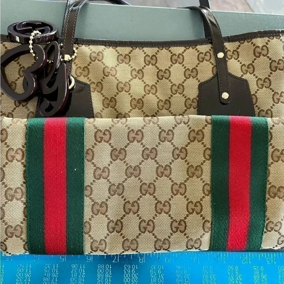 Authentic GG web tote- perfect for  holiday fun! Gucci charms include: G,❤️ & g - Picture 10 of 17
